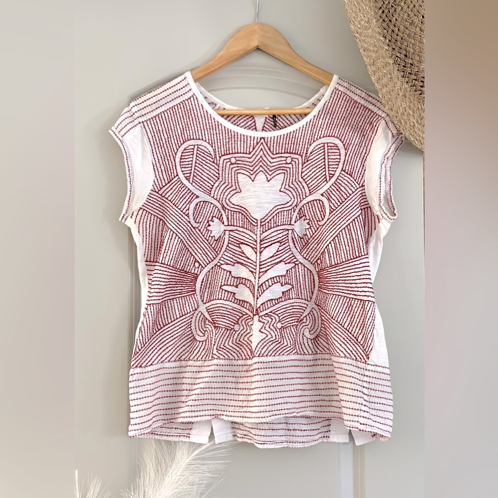 Akemi + Kin Embroidered Sienna top, Medium